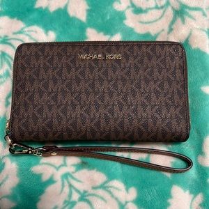MK Wallet/Wristlet